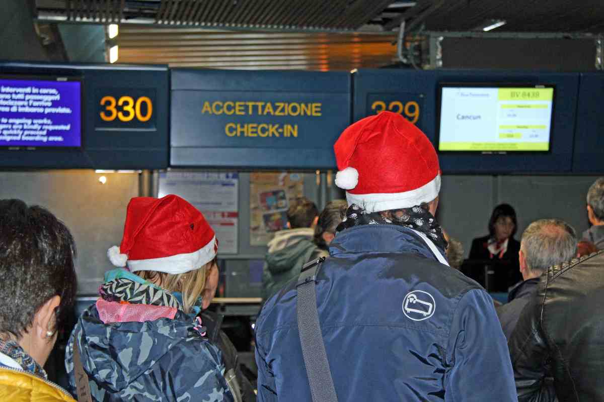 Viaggiatori in aeroporto